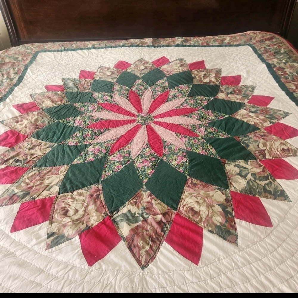 HANDMADE Dahlia Medallion Quilt Full Queen Patchwork Hand Quilted 80 x 94 FLAWS - Picture 2 of 8